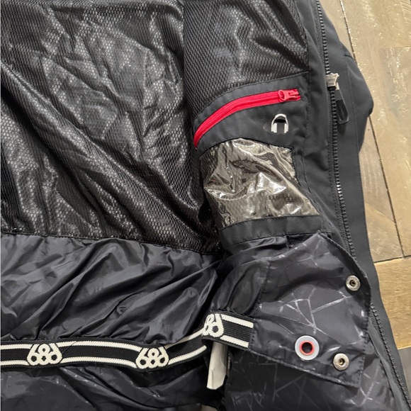 686 Women's Black Ski Jacket - Picture 4 of 9